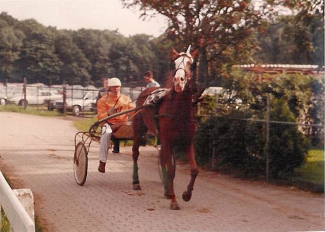 Wanda Pluto met M van Leeuwen.jpg