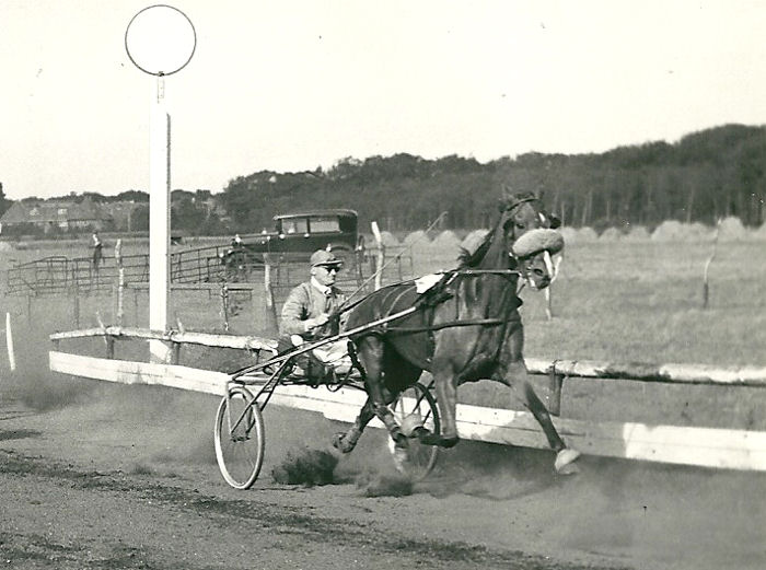 Guy Hanover 25-6-1949.jpg