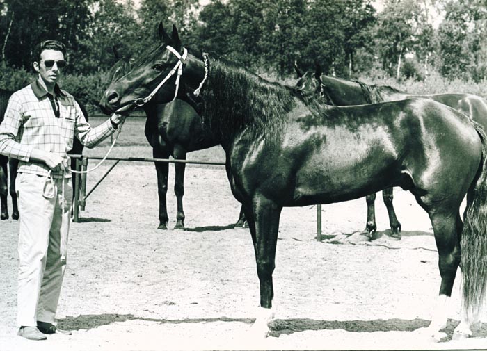 Henri staand met Jan.jpg