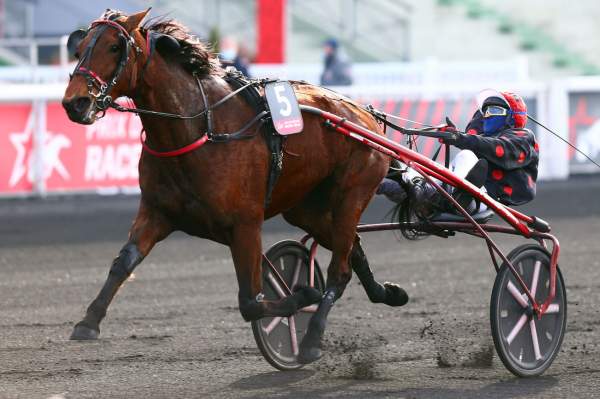 MD_00184405-122-scoopdyga_DELIA_DU_POMMEREUX.jpg