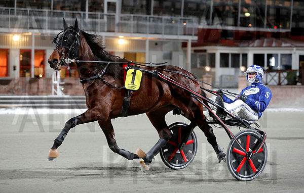 O.M.Keep on Runnin heat 1.t63fb767b.m600.w.4salnwmark2.png.xua1ycqS0.jpg