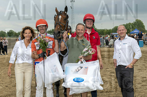 Heart Of Steel pris.t5d6bc6ee.m600.w.4salnwmark2.png.xjl7Z16fr.jpg