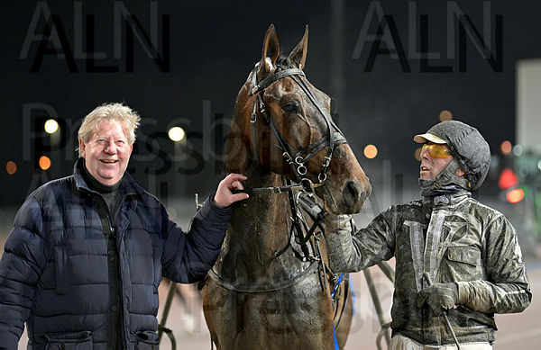 Vince Q.C. pris.t641b7057.m600.w.4salnwmark2.png.xZifSTp_6 (1).jpg