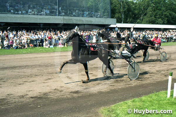 Gouden-Zweep-Ulaan-L-Dooper-Groningen-1984-010.jpg