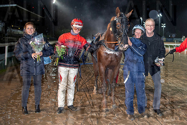 Without a Doubt prisutdelni.t636a396b.m600.w.4salnwmark2.png.xKzEh3Rll.jpg