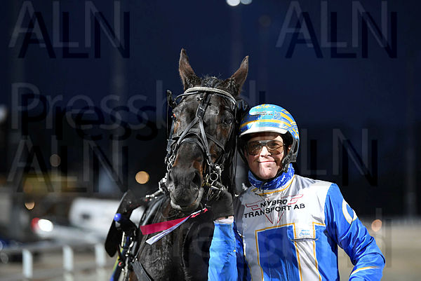 Feline Burgerheide pris (2).t6448a575.m600.w.4salnwmark2.png.xwgHE0tkh (1).jpg