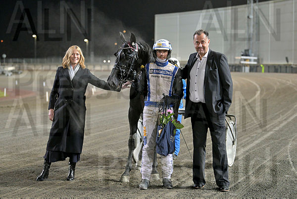 King Of Everything pris.t63e7e57d.m600.w.4salnwmark2.png.x9iJF0tVc (1).jpg
