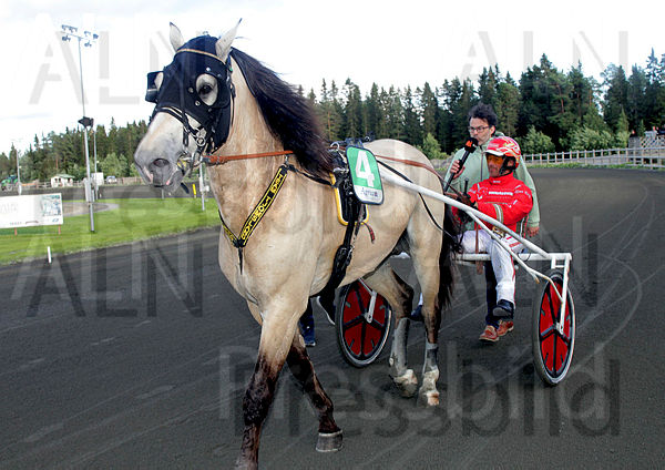 Tangen Bork  def.t60f95d97.m600.w.4salnwmark2.png.xrUiRQP86.jpg