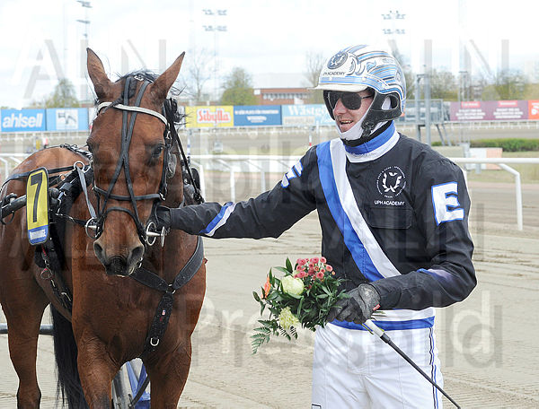 Rossi Garline pris.t644b7534.m600.w.4salnwmark2.png.x4cgKX_aH.jpg