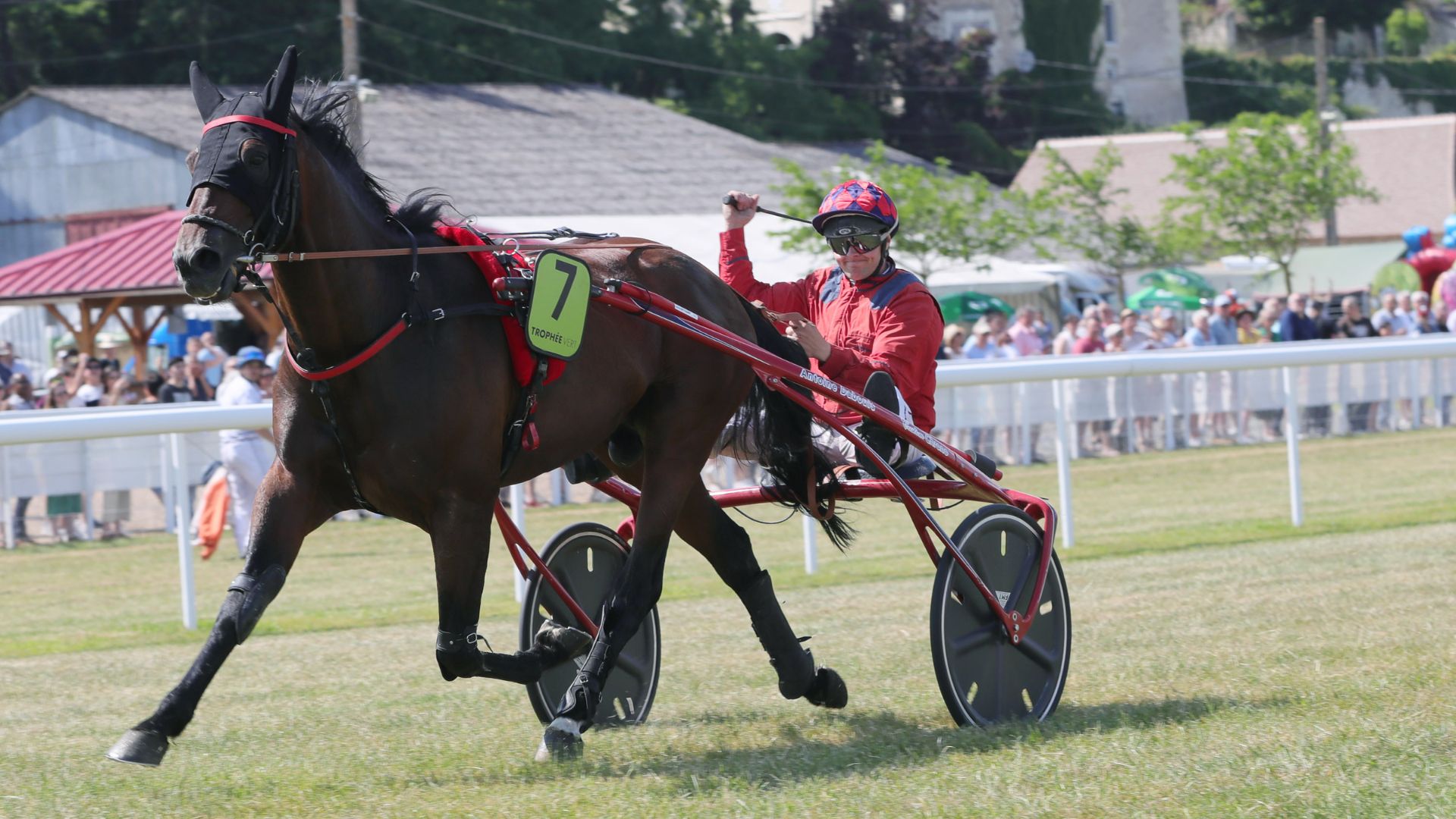 Gaudeo_TV_LaRochePosay_JCB.jpg