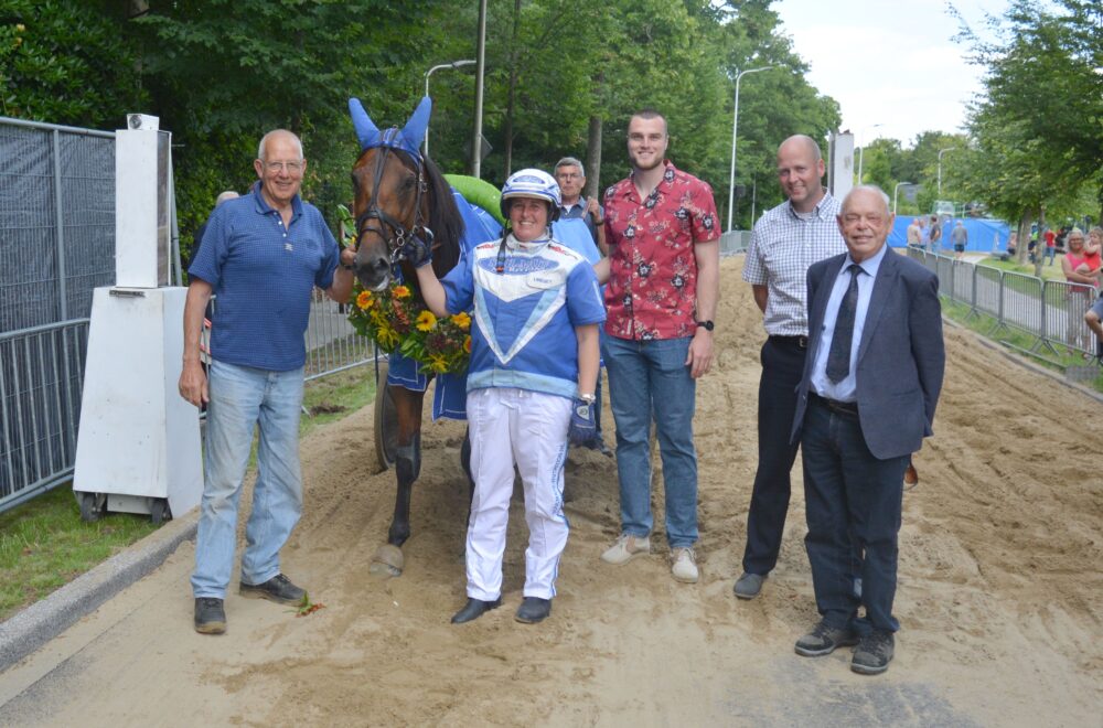 Huldiging-kortebaan-Warmond-2022-1.jpg