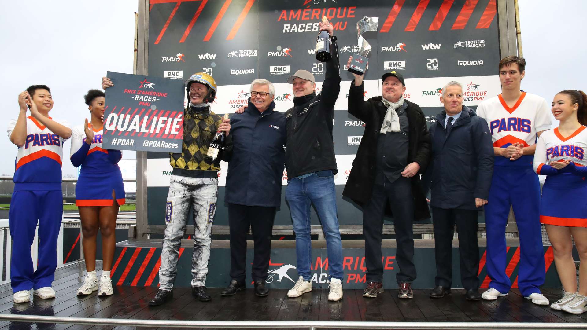 podiumq2-16-9-6575f397d94f1415693709.jpg