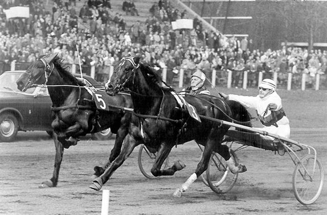 Jonker Volann 4-4-1971.jpg