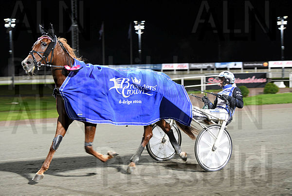 Kayla Westwood segerdef 857.t652ed659.m600.w.4salnwmark2.png.x5ka03Q6A.jpg
