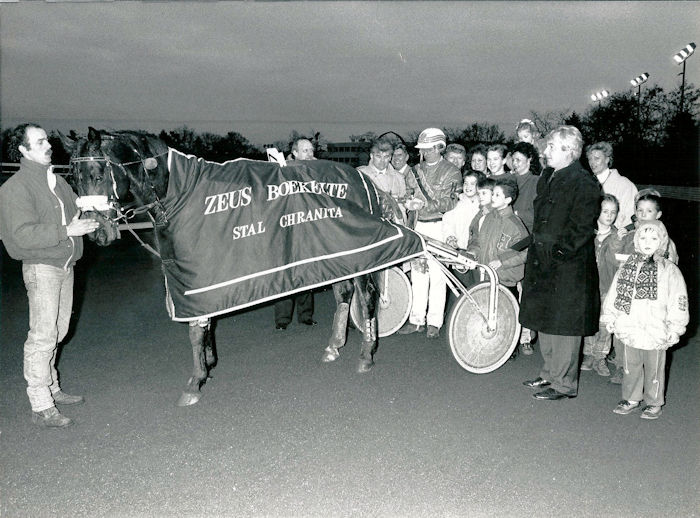 WHG-Pr 1989 Zeus Boek h.jpg