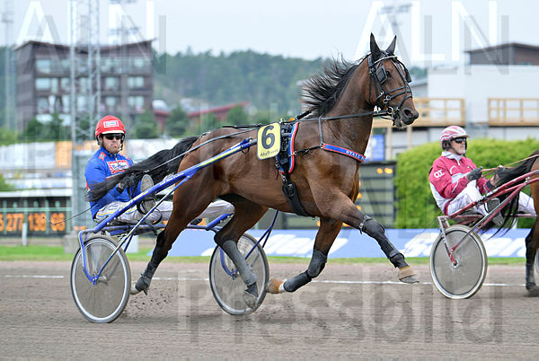 Björn Palema heat.t66bf00ea.m600.w.4salnwmark2.png.xxHW6s6zh.jpg