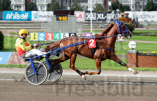 Outlander heat 1.t65b12fc5.m600.w.4salnwmark2.png.xiOaMLBRm.jpg