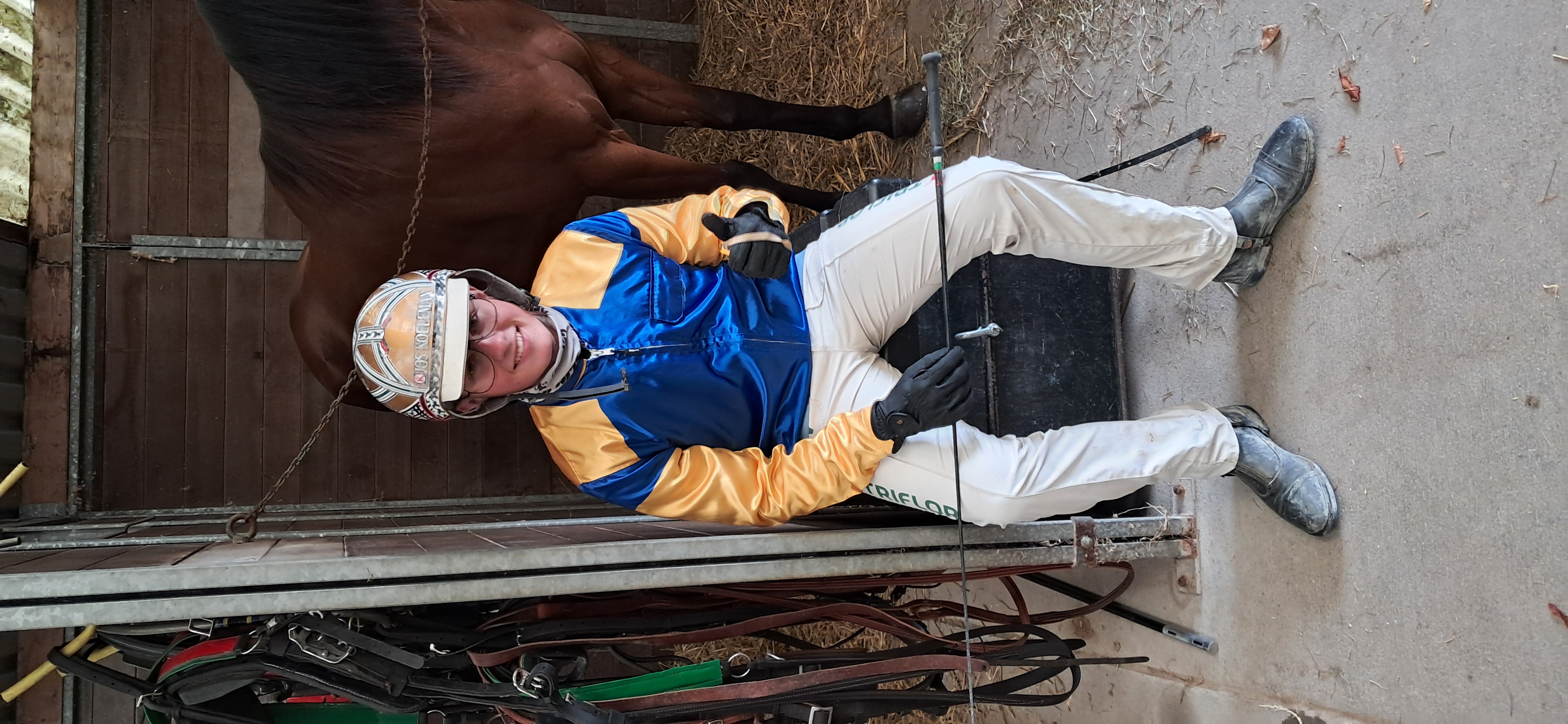 Jim Veldman als gele kanarie pikeur op Alkmaar