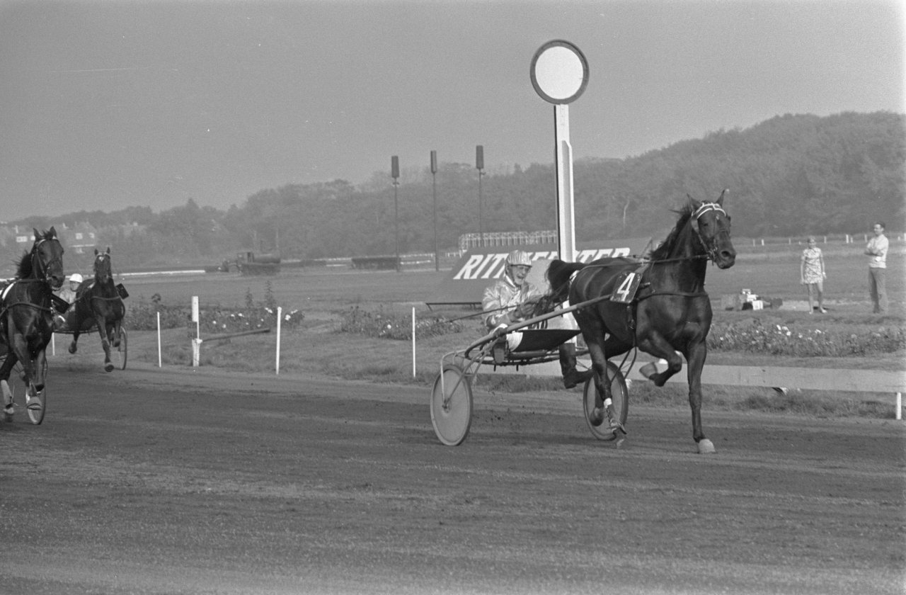 Gunnar Dear GP Adam 70.jpg