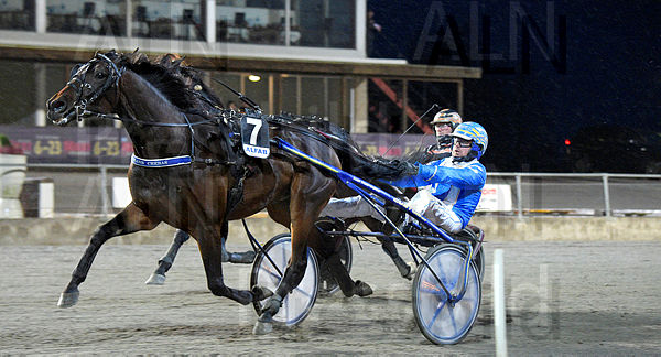 The Bank Account mål.t67433a62.m600.w.4salnwmark2.png.xck6DwOnE.jpg