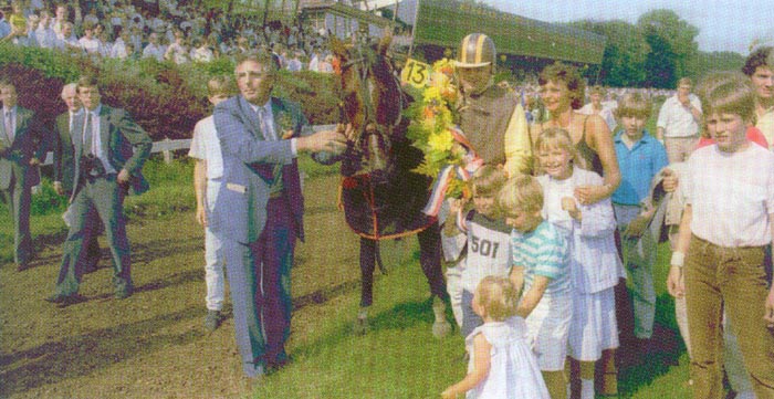 Ymond Boek Derby3.jpg