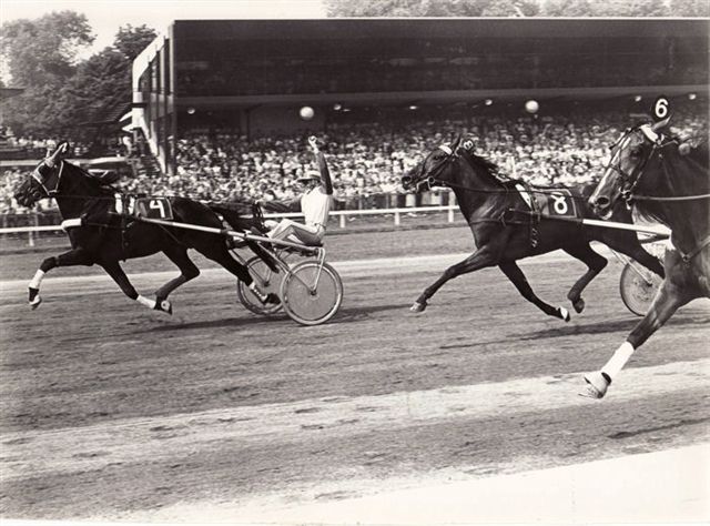 Tony Vitesse Derby aank.jpg