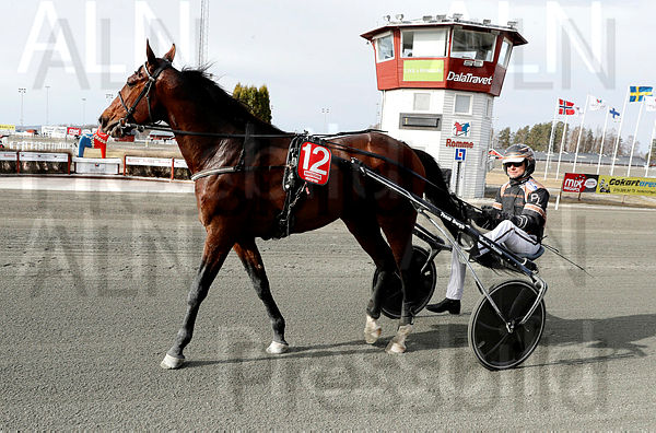 Easy Cash def 1.t6069f174.m600.w.4salnwmark2.png.xpzcBP7Qg.jpg