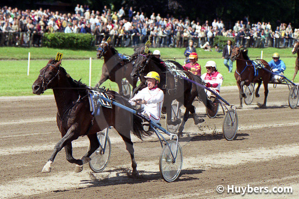 Lage-Landen-1998-014-Huxtable-Hornline-Anders-Lindqvist.jpg