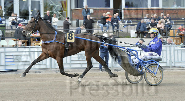 Ragazzo Da Sopra heat.t61214159.m600.w.4salnwmark2.png.xZ-GD0Yo-.jpg
