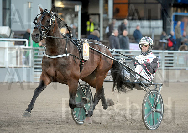 Ninepoints Lasse heat.t615041ea.m600.w.4salnwmark2.png.xr5Sbo6hK.jpg