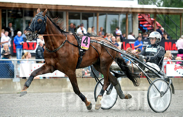 Algot Zonett heat 2.t5788bf91.m600.w.4salnwmark2.png.xTtwSdJGC.jpg