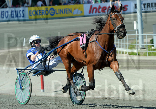 Uza Josselyn heat.t5b191b70.m600.w.4salnwmark2.png.xFQuw8jXG.jpg