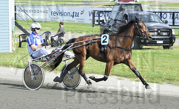 Vilja T.Y.C. heat.t5f26cc90.m600.w.4salnwmark2.png.x1l8hNJ1U.jpg