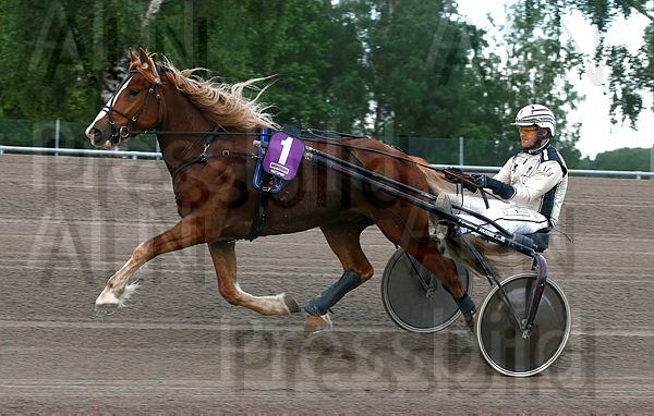 Snyggs Rubin heat 1.t5904a81e.m600.w.4salnwmark2.png.xy560W6e-.jpg