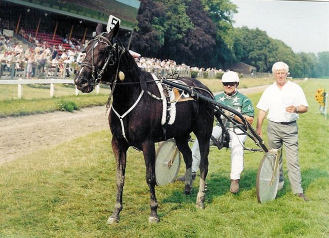 Kim Wielinga 13-8-00.jpg