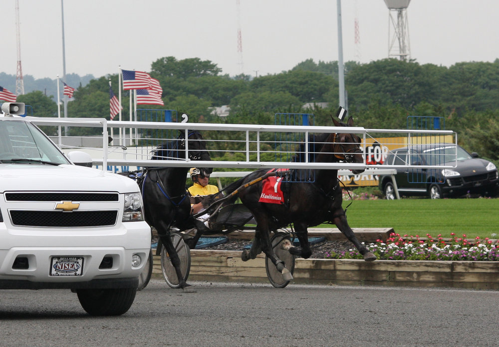 8-2-08+M1+Hambletonian+324+start+of+race+(2).jpg