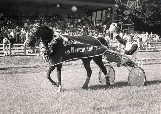 Monty Buitenzorg ere KvN 1980.jpg