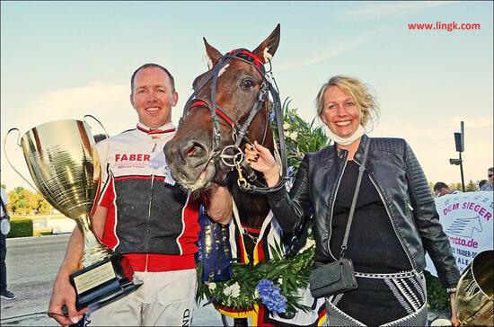 Robin-Bakker-mit-Gattin-Titsia-und-Wild-West-Diamant_imagelarge.jpg