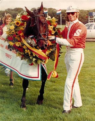 Wellborn Dean hulde KvN 85.jpg