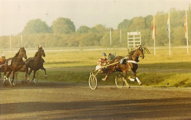 Henri Buitenzorg wint op Mereveld.jpg