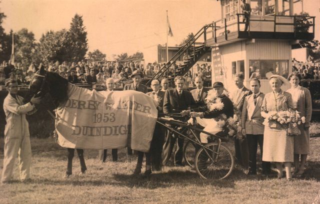 Roland Derby hulde.jpg
