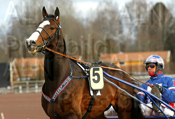 Racing Mange heat 1.t5c8f56bb.m600.w.4salnwmark2.png.xU2fqqF-d.jpg