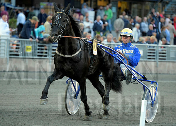 Brenne Banker heat.t5d652b75.m600.w.4salnwmark2.png.xMSepWVk6 (1).jpg