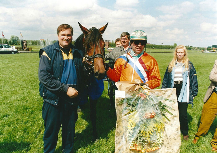Kaliman B-N 1996 hulde (1).jpg