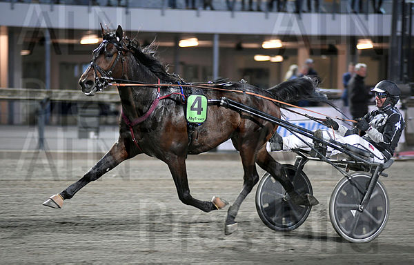 Charliebrown Effe mål.t626af0fa.m600.w.4salnwmark2.png.x3Z8FROJK (1).jpg