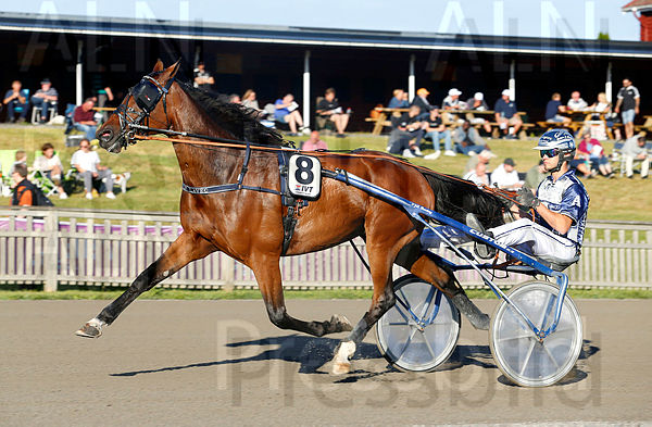 Readly Lavec heat 1.t613f709c.m600.w.4salnwmark2.png.xwFGUcFDy.jpg